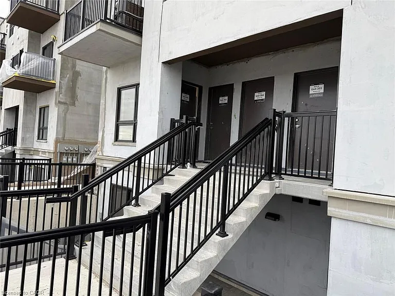 25 Palace St #Q2 — Photo 2