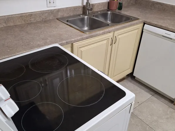 3886 Parklane Dr, Clarkston, GA 30021