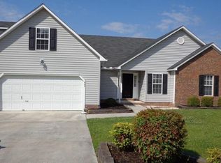 402 Southbridge Dr, Jacksonville, NC 28546