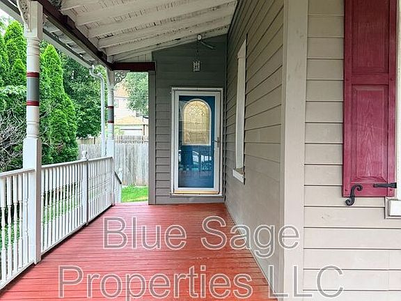 3rd image of 913 8th Ave