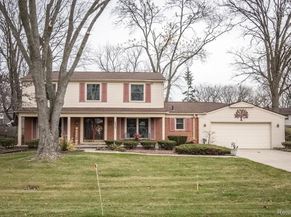 25302 Lyncastle St, Farmington Hills, MI 48336