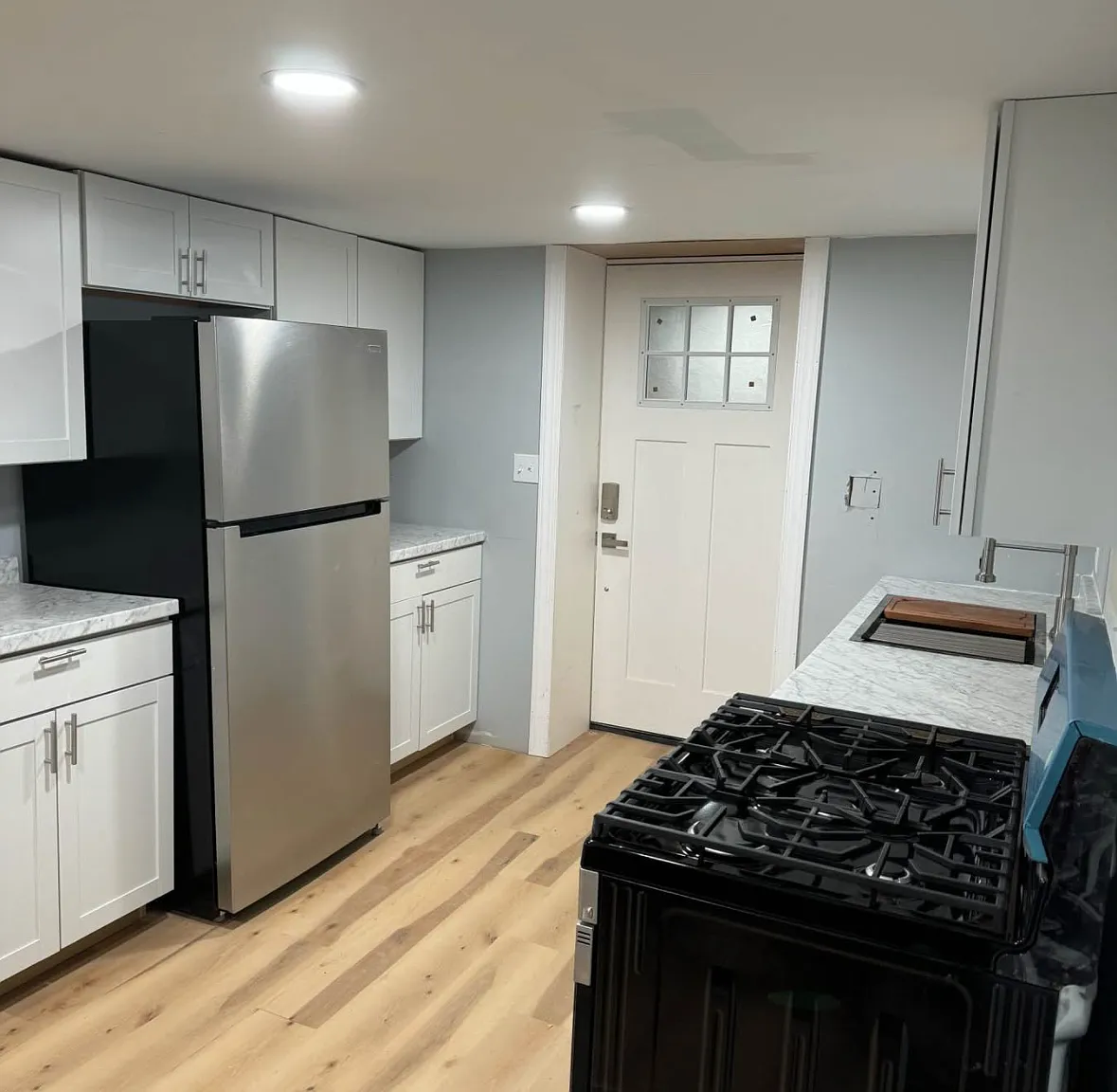 3 bed, 1000 sqft, $1,000 — Photo 1