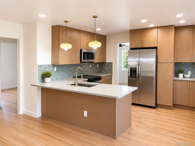 3156 W 25th Ave — Photo 2
