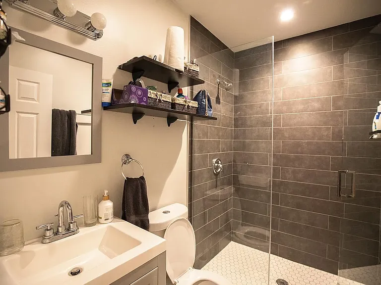 2052 N Halsted St #2R — Photo 10
