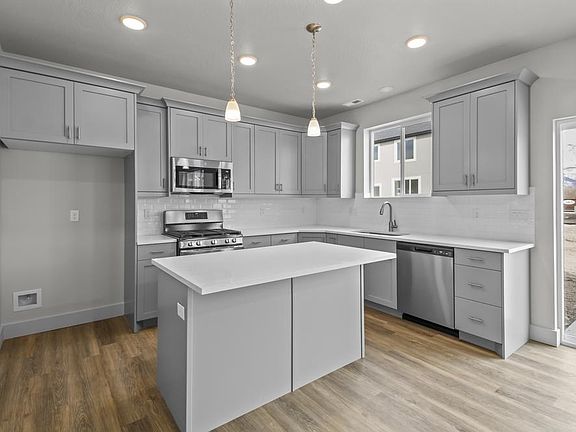 Finished home photos are representational images only. See sales agent for details.
