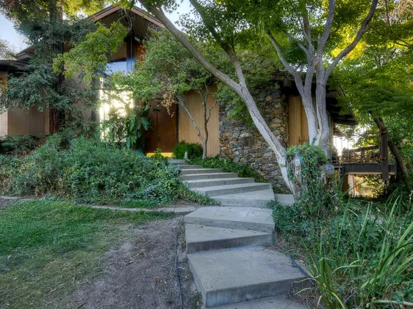 21197 Tollhouse Rd, Clovis, CA 93619