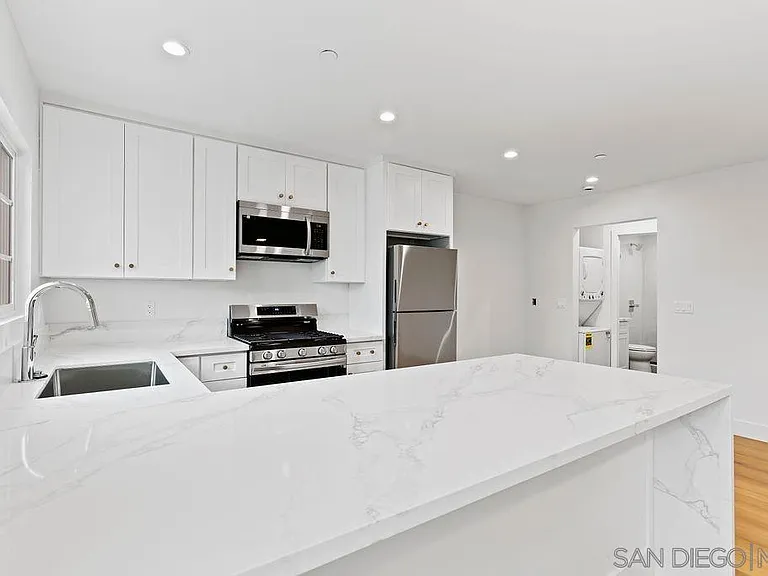 4265 42nd St #5 — Photo 16