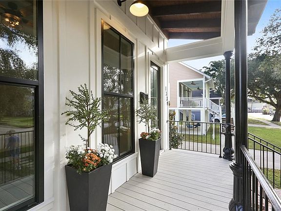 3rd image of 1339 Burbank St