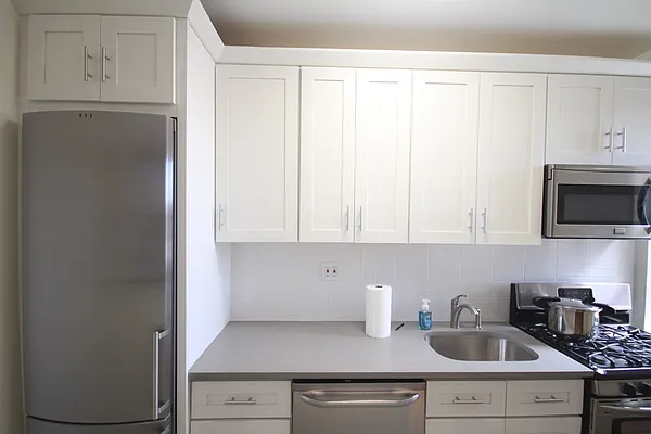 Sold by Galia Antebi, LREB | media 10