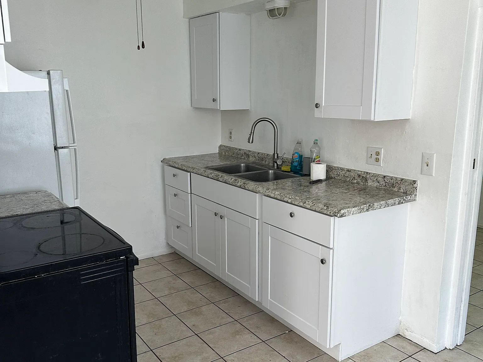3 bed, 801 sqft, $1,700 — Photo 2