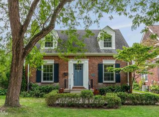 343 Hillcrest Ave, Grosse Pointe Farms, MI 48236