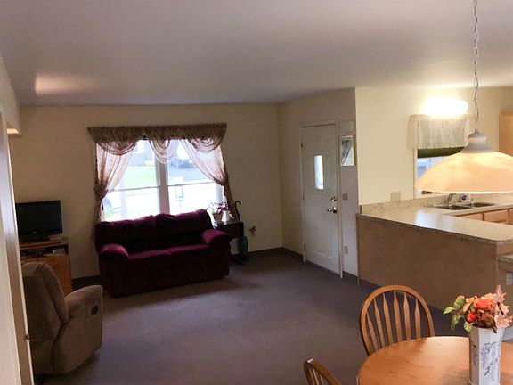 5th image of 7 Biviano Ln