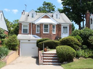8043 208th St, Queens Village, NY 11427