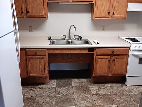 4th image of 1324 Black Oak Ave #16050261