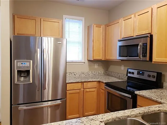 623 Old Meeting Way — Photo 5