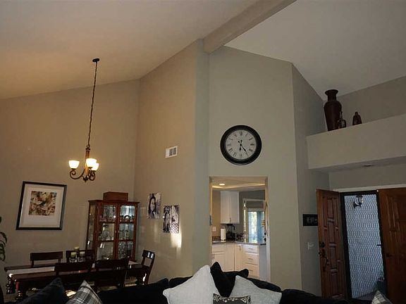 5th image of 15594 Calle Asturtas