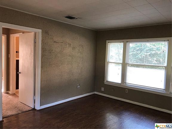 3rd image of 827 E Humphreys St