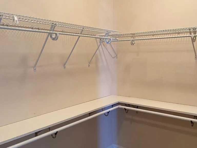 240 Brooks St SE #201-C — Photo 37