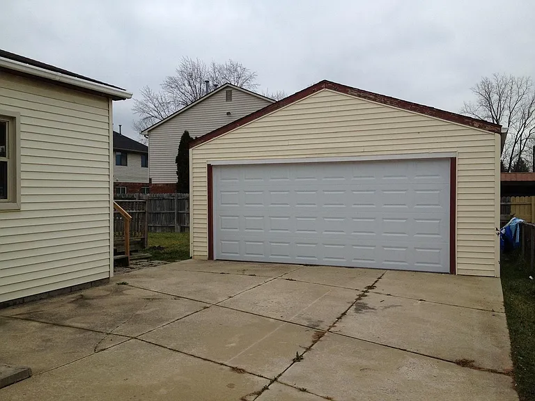32900 Haggerty Dr — Photo 4