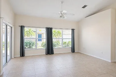 213 Rotonda Blvd W #B — Photo 3