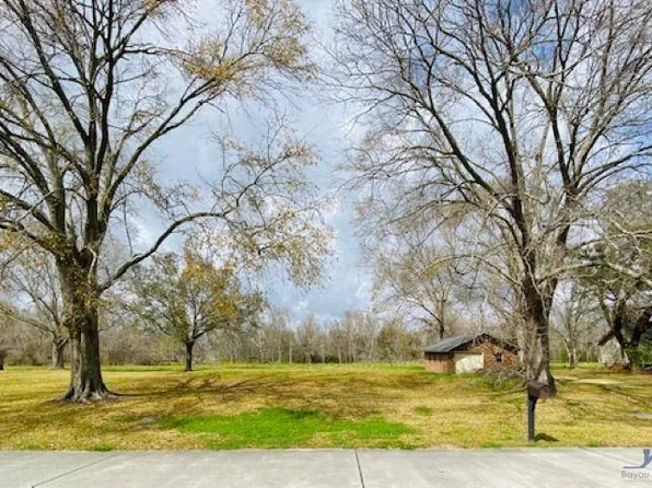 416 Fantastic Blvd, Raceland, LA 70394