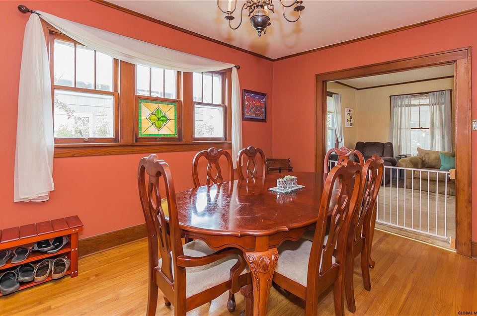 20 Easterly St, Gloversville, NY 12078 Zillow