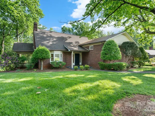 220 W Park Dr, Morganton, NC 28655