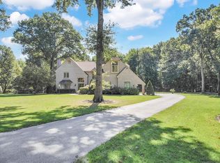17 Meadow Wood Dr, Suffield, CT 06078