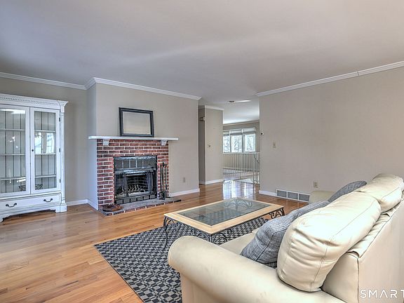 5th image of 690 Forest Road #761