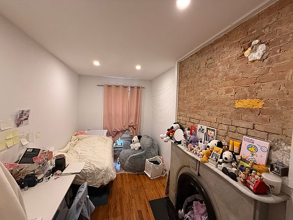 5th image of 222 E 14th St APT 4