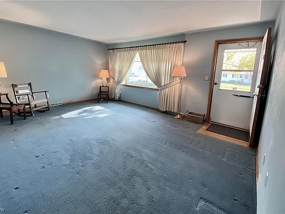 3rd image of 1816 W 41st St