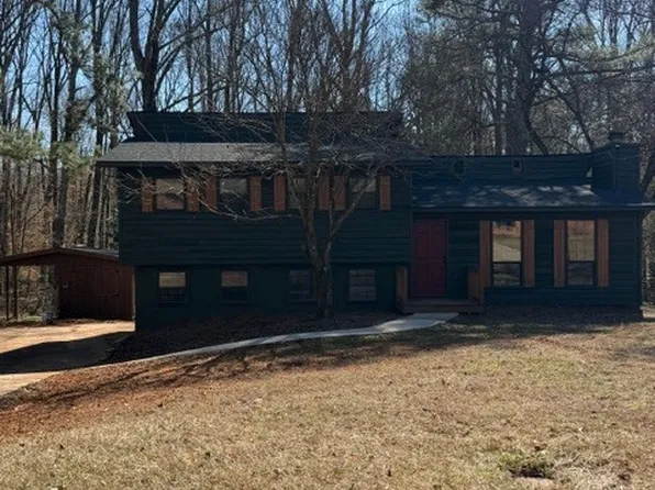 145 S Meadowcliff Cir, Carrollton, GA 30116