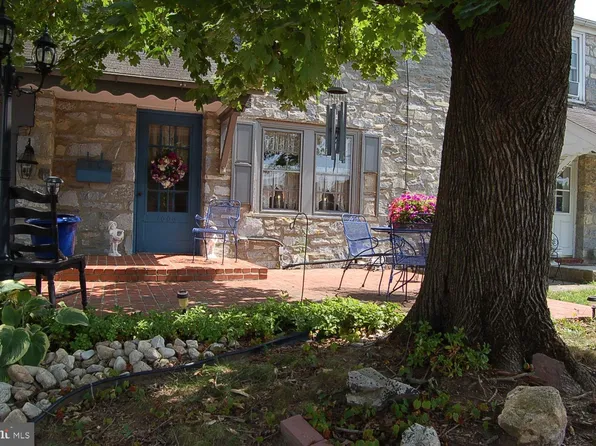 1006 New Hope St, Norristown, PA 19401