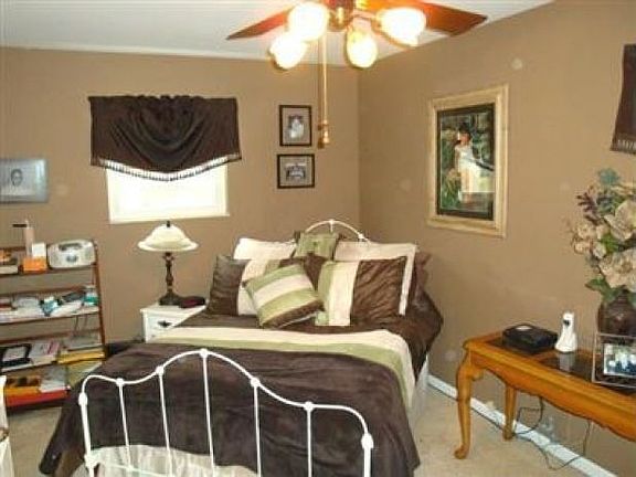 4th image of 5 Shenandoah Dr