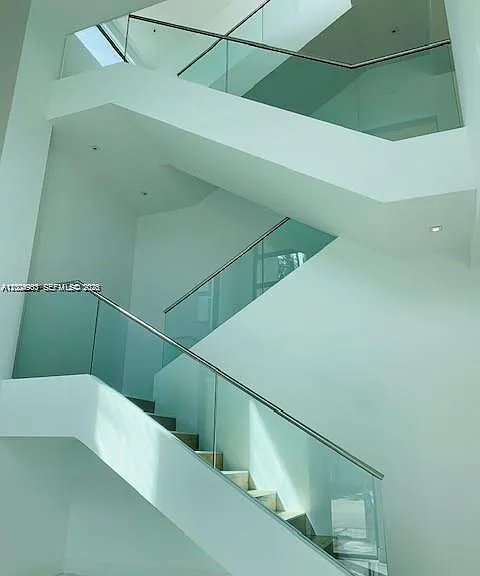 785 Harbor Dr — Photo 12