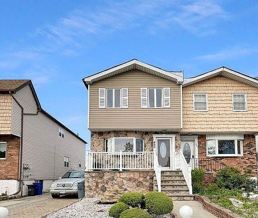 2nd image of 483 Lisk Ave