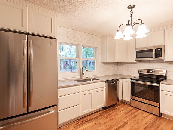 3rd image of 117 Dogwood Ln