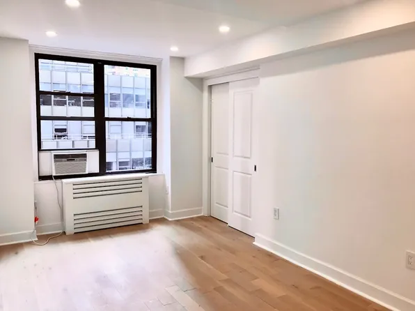 160 East 48th Street image 3 of 20