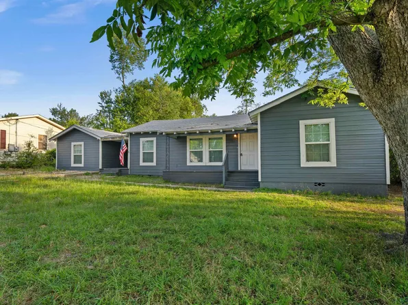 1204 Price St, Henderson, TX 75654