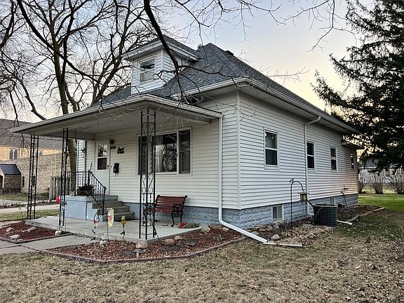 3rd image of 304 S 2nd St
