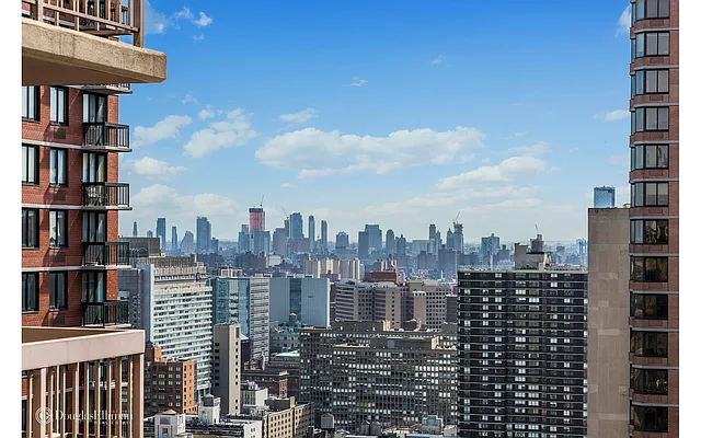 Rented by Douglas Elliman | media 28