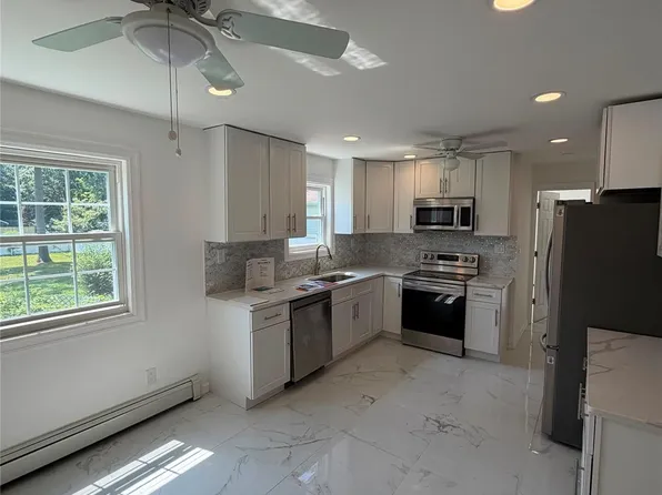146 Moriches Middle Island Rd, Shirley, NY 11967