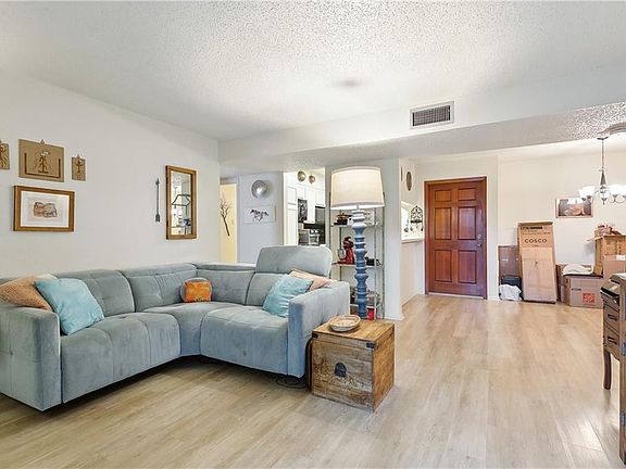 4th image of 832 S Clearview Pkwy APT 512