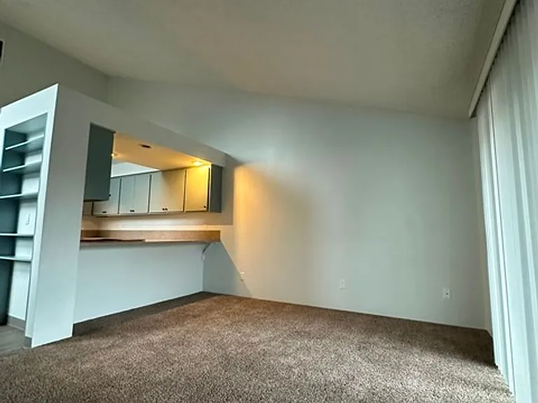 762 W Oregon Ave — Photo 4