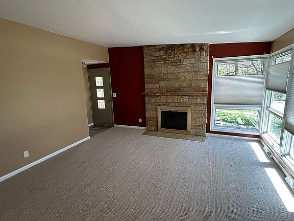 2nd image of 3943 Illinois Ave SW
