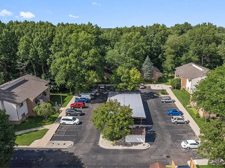 Pine Creek Apartments — Photo 26