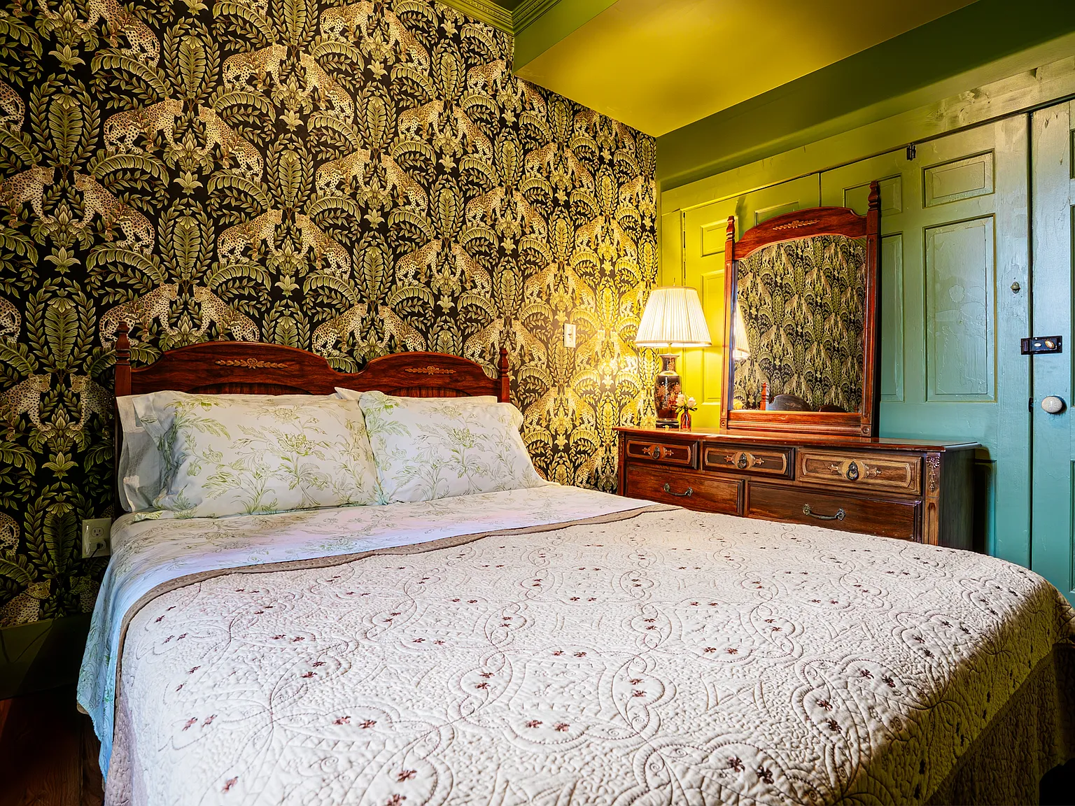5 bed, $2,000 — Photo 1