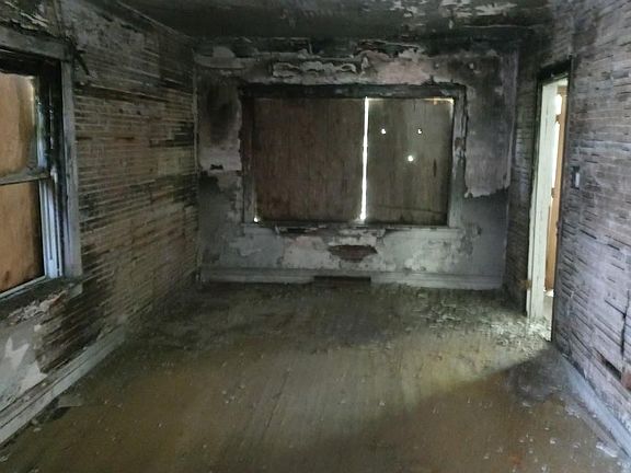 3rd image of 2645 Pennsylvania St