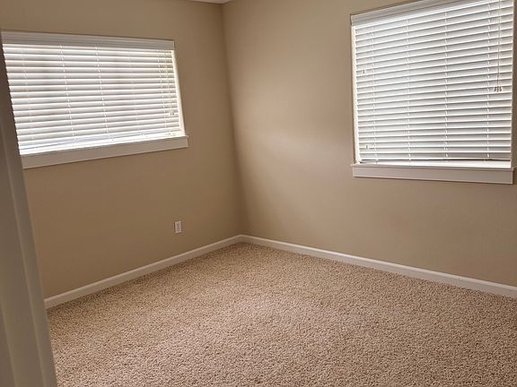 4th image of 620 SW 171st Ave