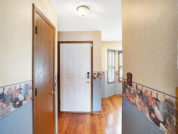 4th image of 257 Christy Dr